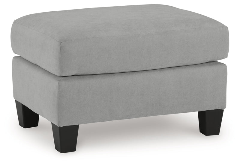 Sillón y otomana Adlai