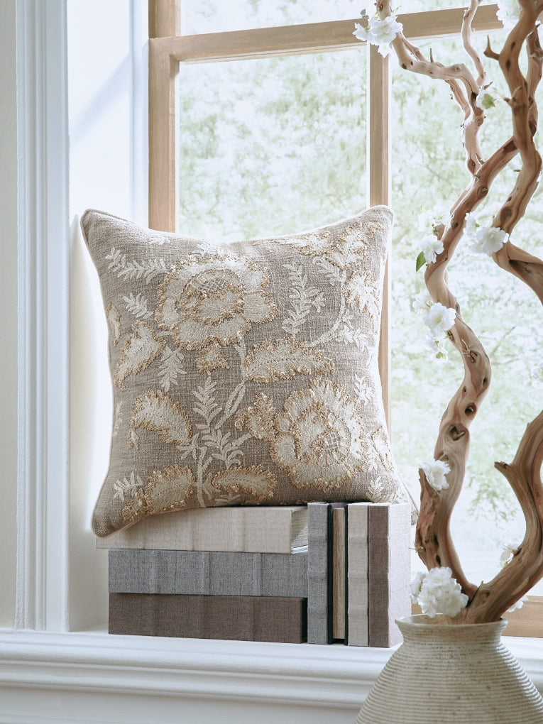 Viveka Pillow