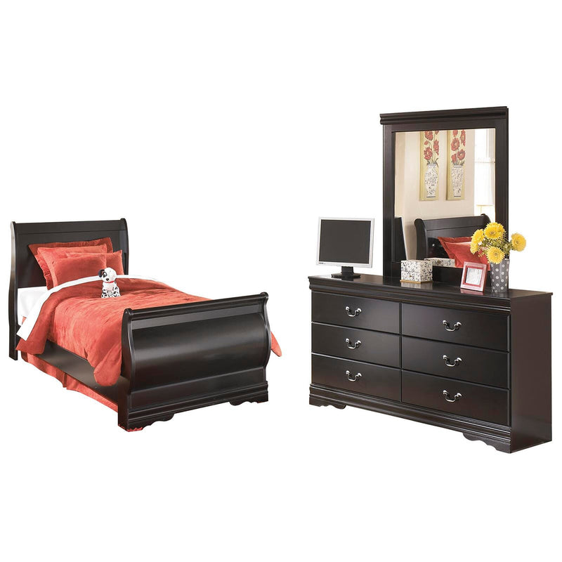 Huey Vineyard Sleigh Bed Bedroom Set