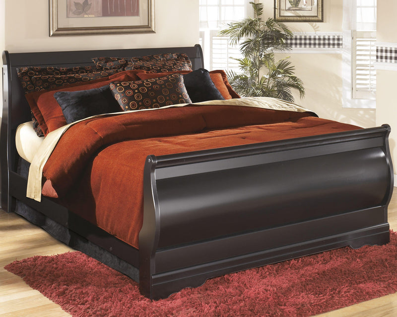 Huey Vineyard Sleigh Bed Bedroom Set