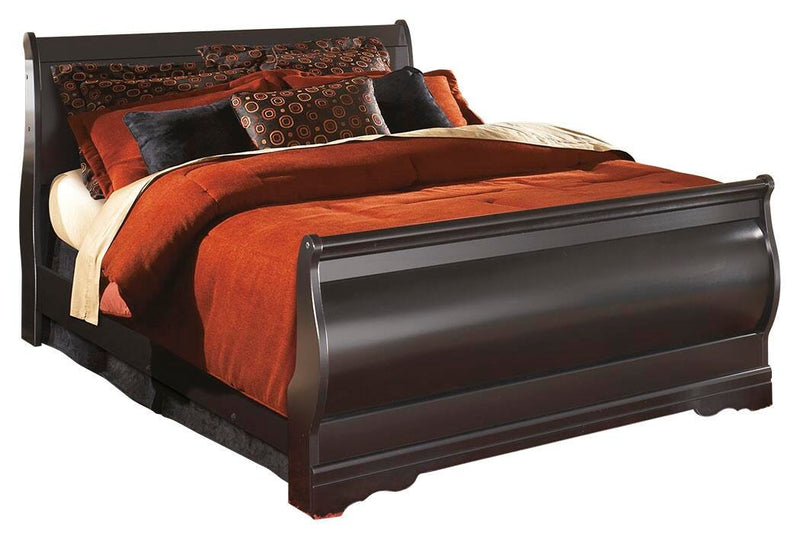 Huey Vineyard Sleigh Bed Bedroom Set