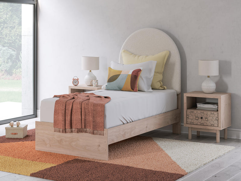 Cama Shapella tapizada con paneles
