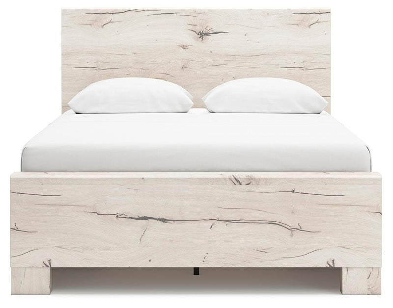 Dormitorio con cama de panel Lawroy