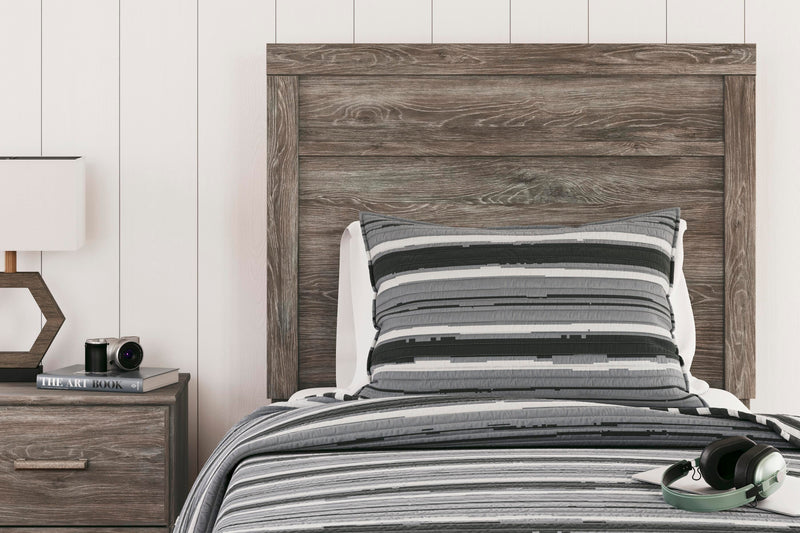 Ralinksi Panel Bed Bedroom Set