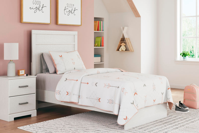 Stelsie Panel Bed
