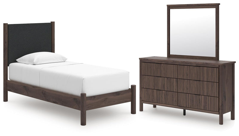 Juego de dormitorio con cama de plataforma y panel tapizado Pamytta