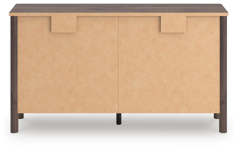 Pamytta Panel Platform Bed Bedroom Set