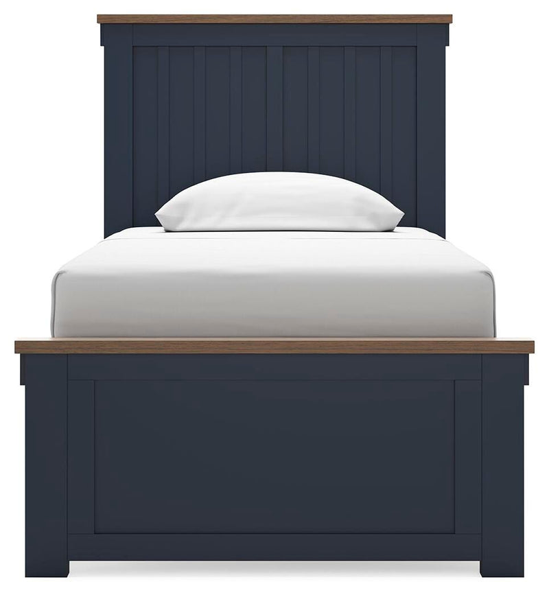 Juego de dormitorio Landocken con cama de paneles
