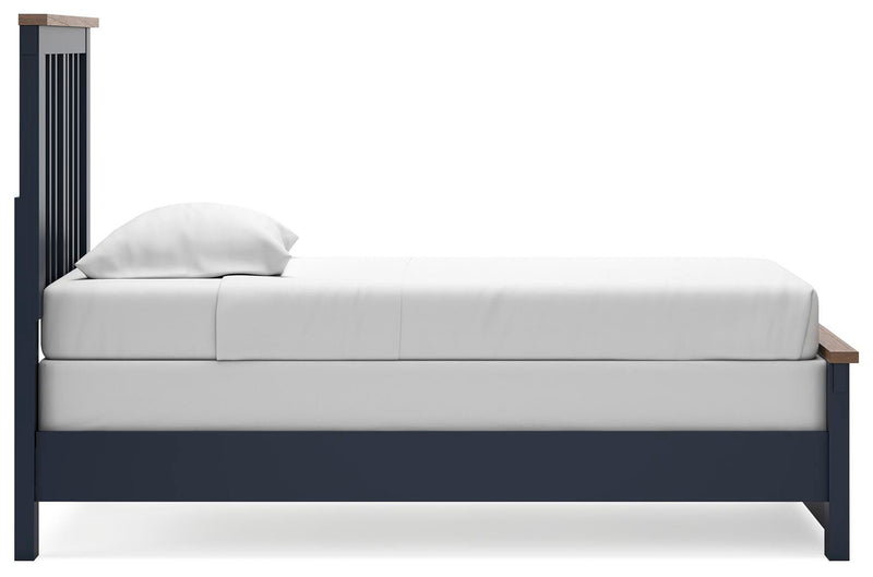Juego de dormitorio Landocken con cama de paneles
