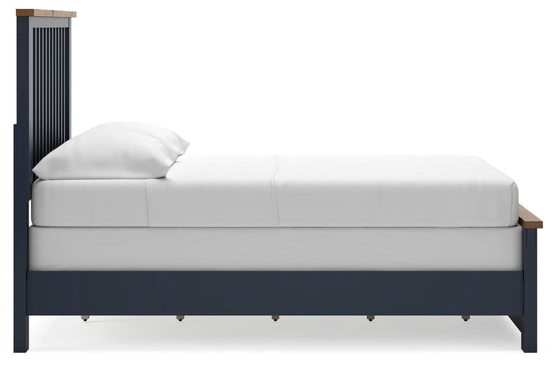 Juego de dormitorio Landocken con cama de paneles