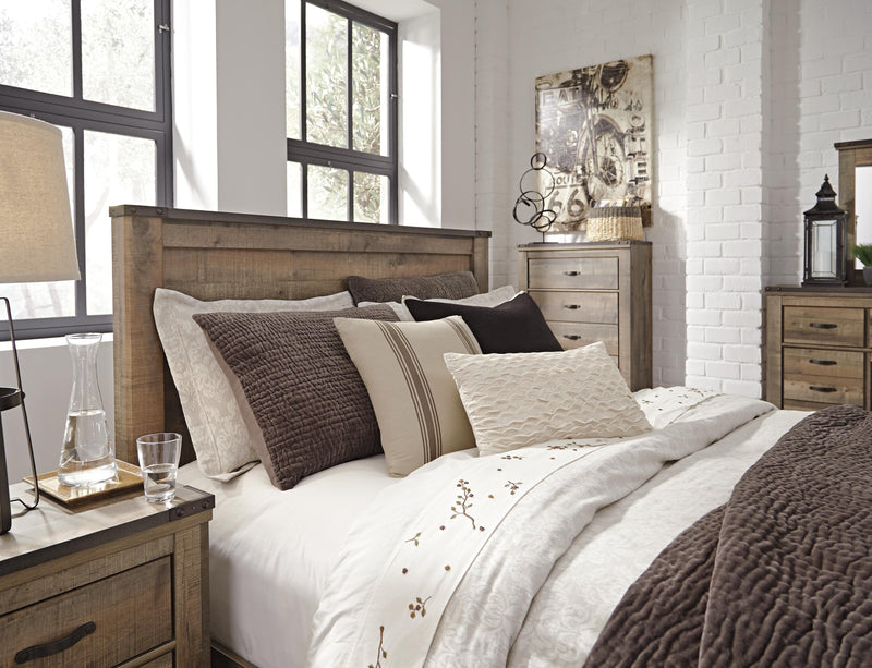 Trinell Panel Bed