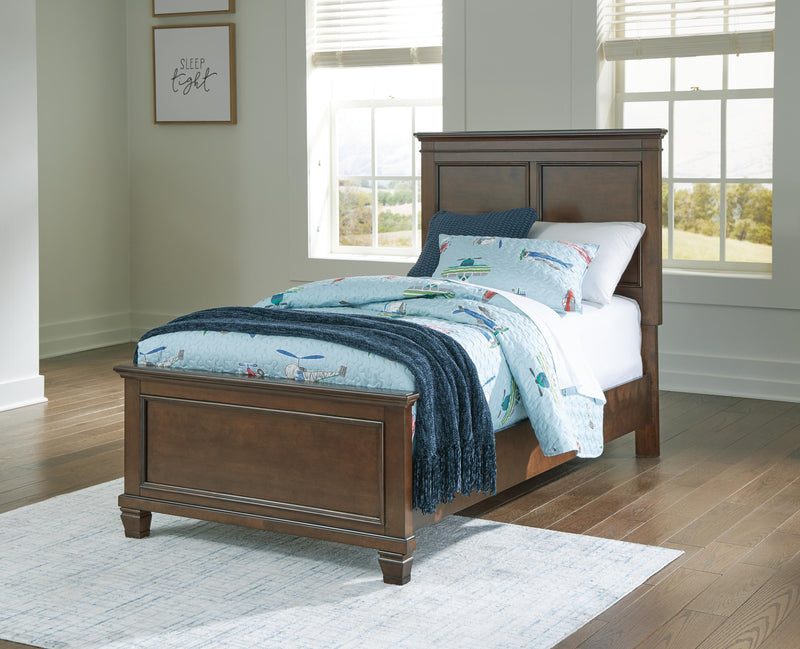 Cama con panel Danabrin
