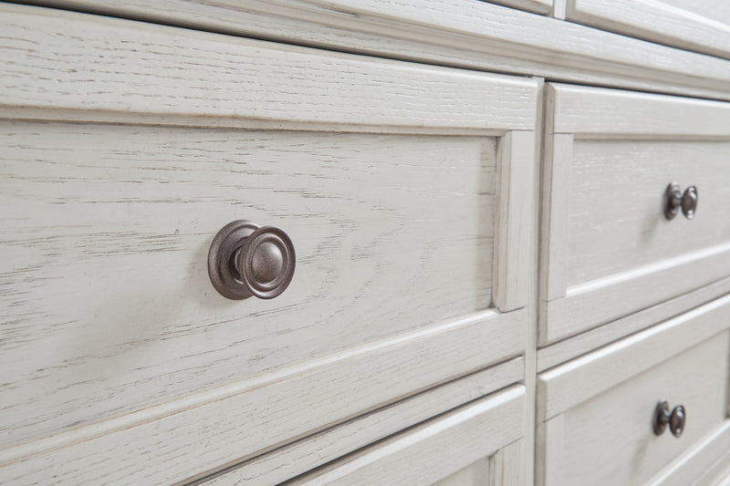 Robbinsdale Dresser & Chest