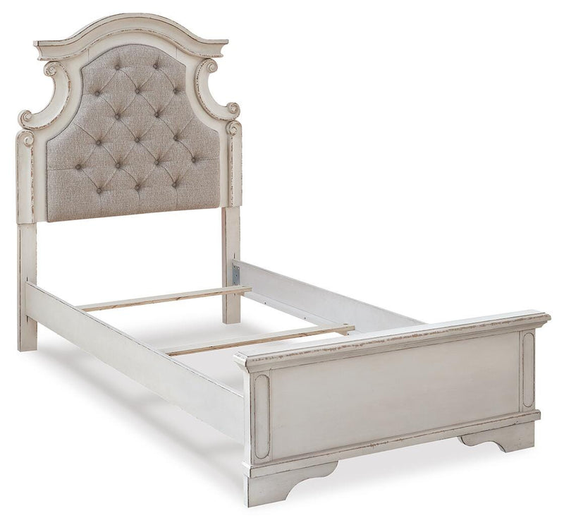 Realyn Panel Bed