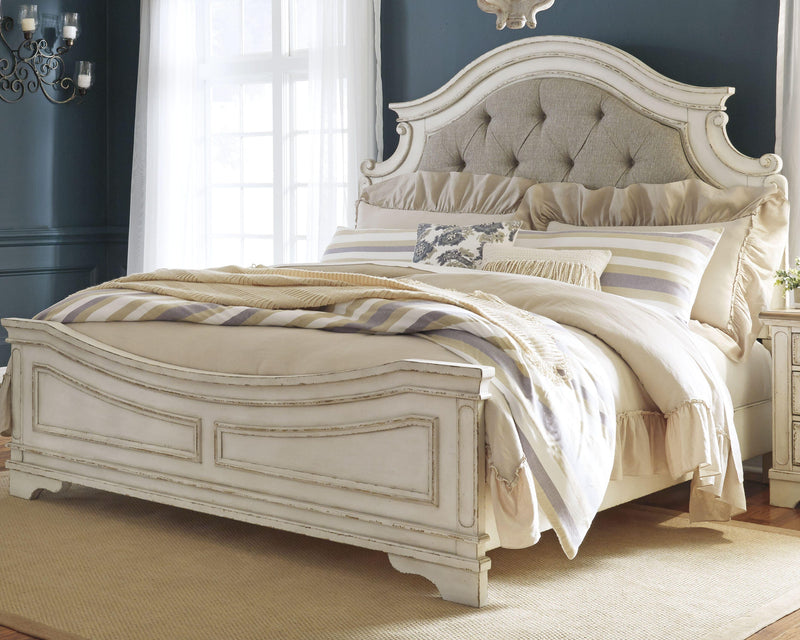 Realyn Upholstered Panel Bed Bedroom Set