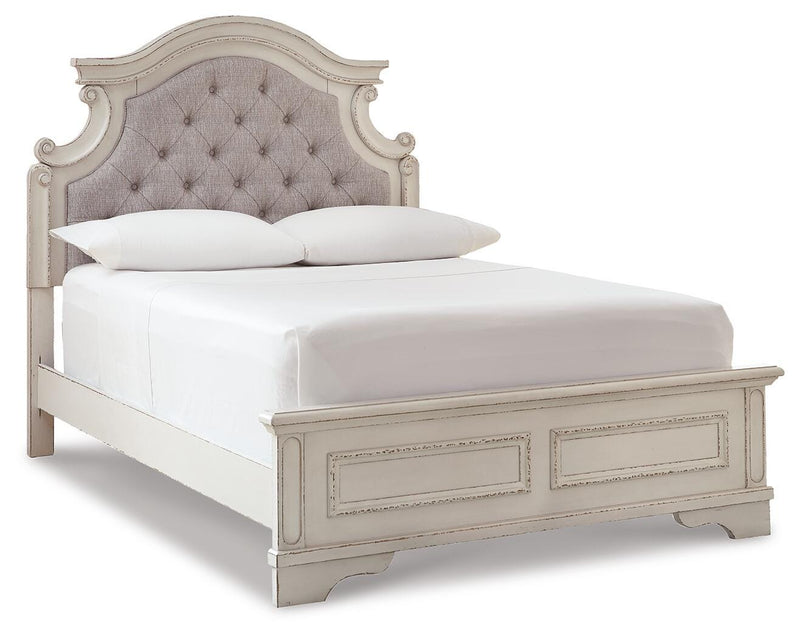 Realyn Panel Bed
