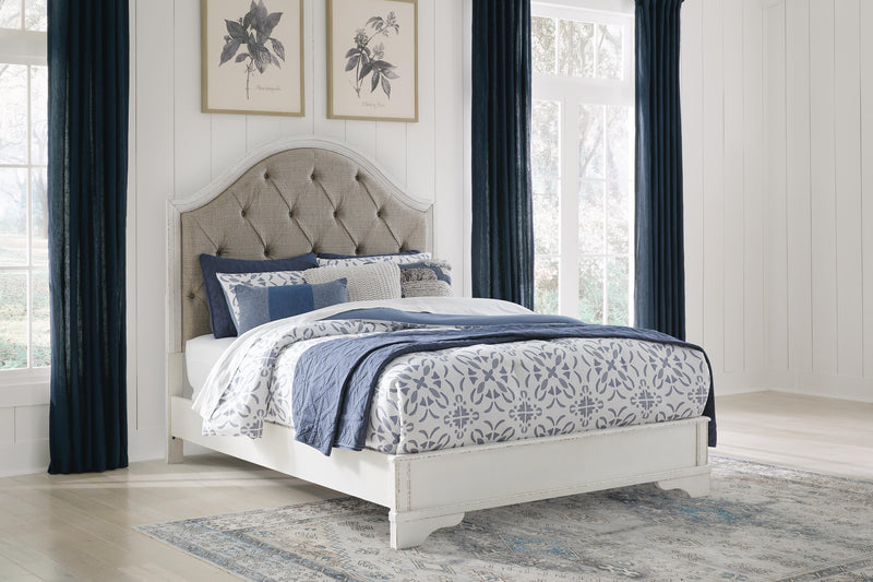 Cama tapizada con paneles Blendon