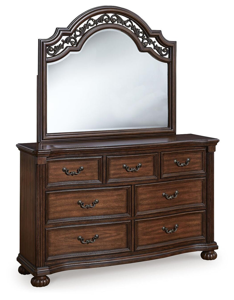 Lavinton Poster Bed Bedroom Set