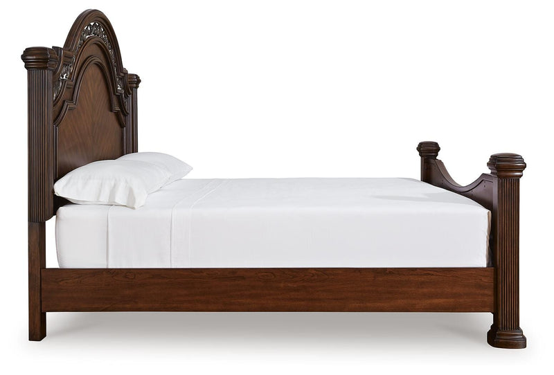 Lavinton Poster Bed Bedroom Set