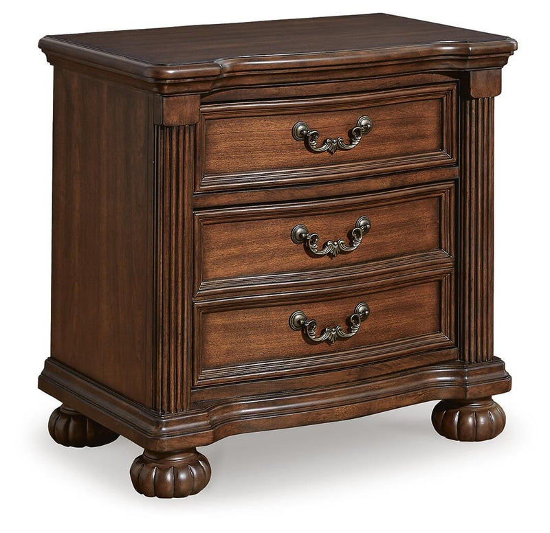 Lavinton Poster Bed Bedroom Set