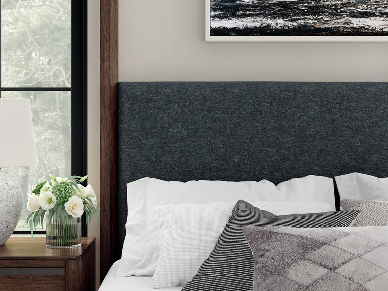 Kendamor Canopy Bed