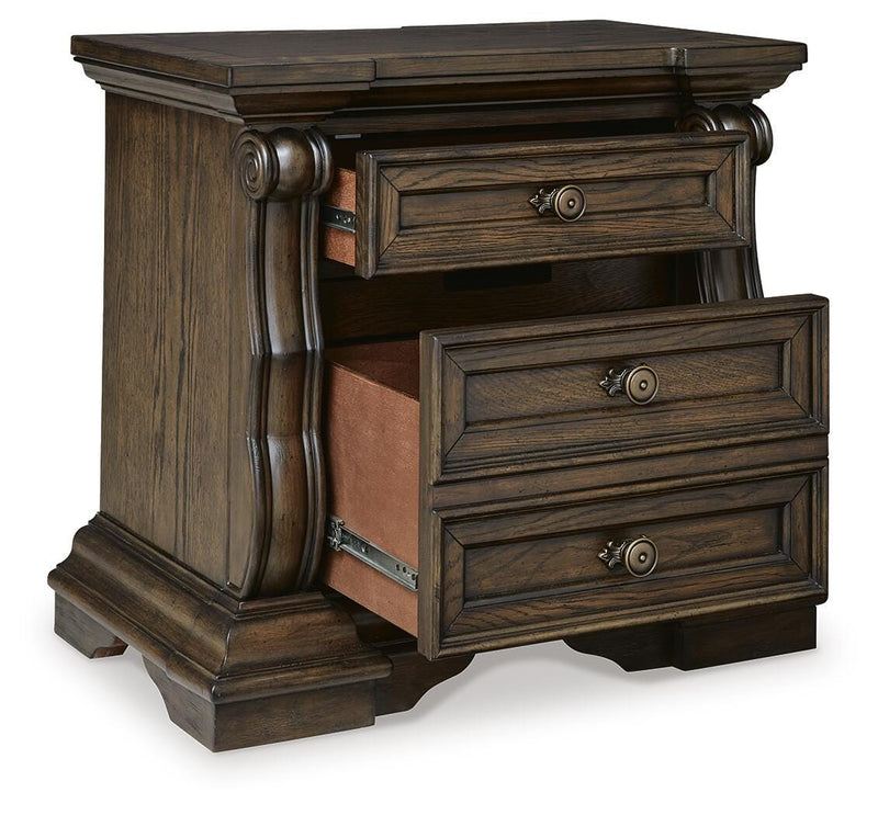Maylee Canopy Bed Bedroom Set