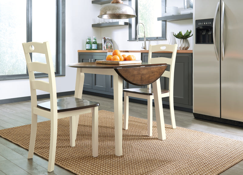 Juego de comedor Woodanville (hasta 4 sillas)