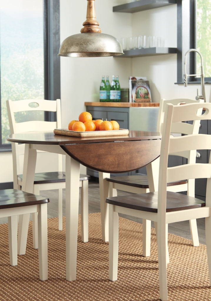 Juego de comedor Woodanville (hasta 4 sillas)