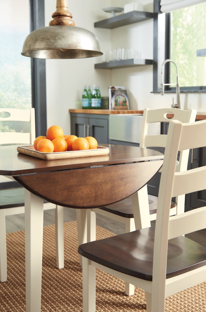 Juego de comedor Woodanville (hasta 4 sillas)