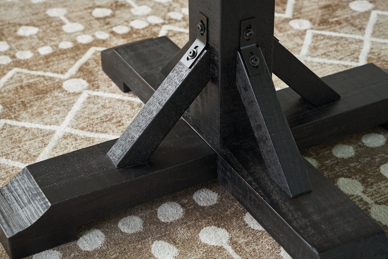Valebeck Dining Table
