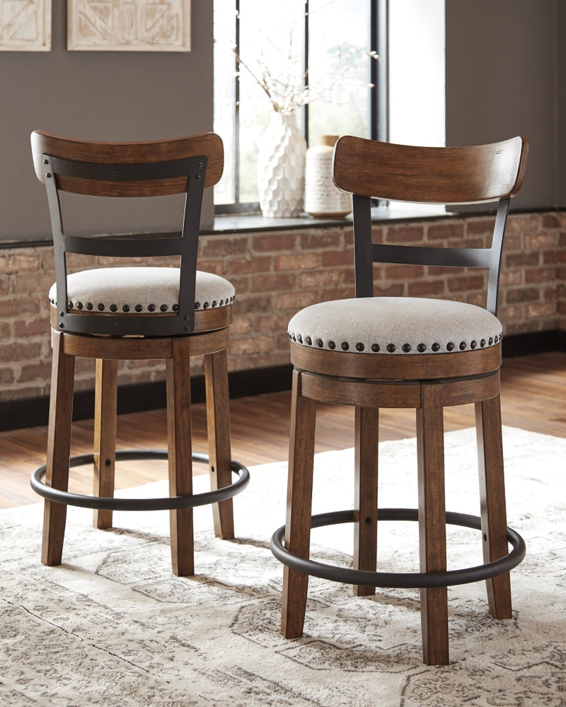 Valebeck Dining Set (Up to 8 Chairs)