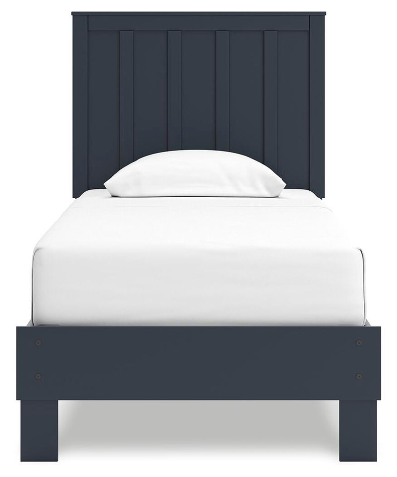 Simmenfort Platform Bed
