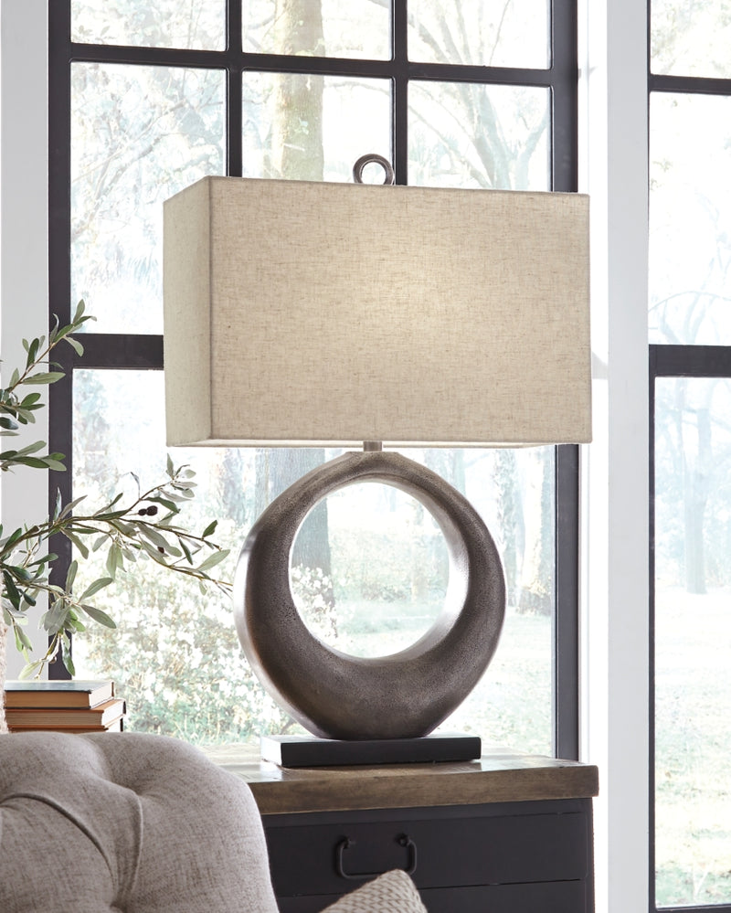 Saria Metal Table Lamp