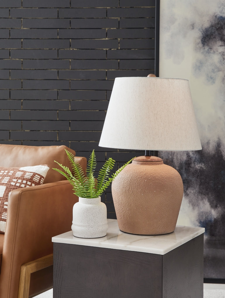 Scantor Metal Table Lamp