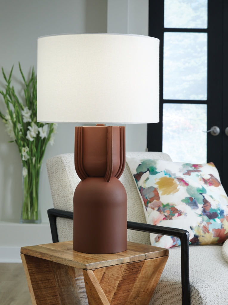 Lámpara de mesa metálica Rowandale