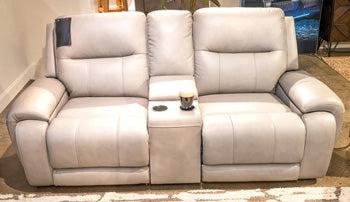Trendsetter Power Reclining Love w/Audio Seating