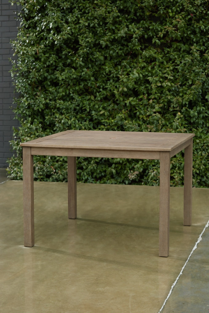 Mesa de comedor cuadrada Aria Plains con opción para sombrilla