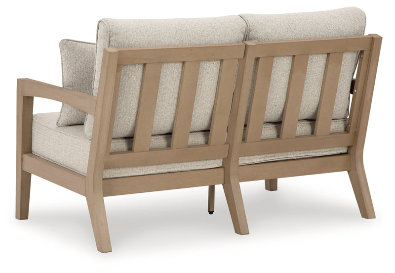 Hallow Creek Outdoor Seating