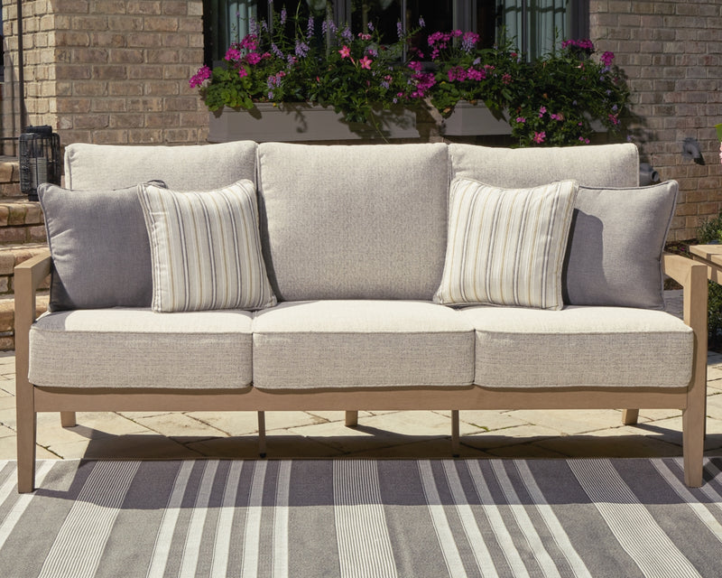 Hallow Creek Outdoor Seating
