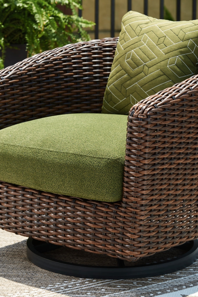 Horizon Hall Outdoor Seating