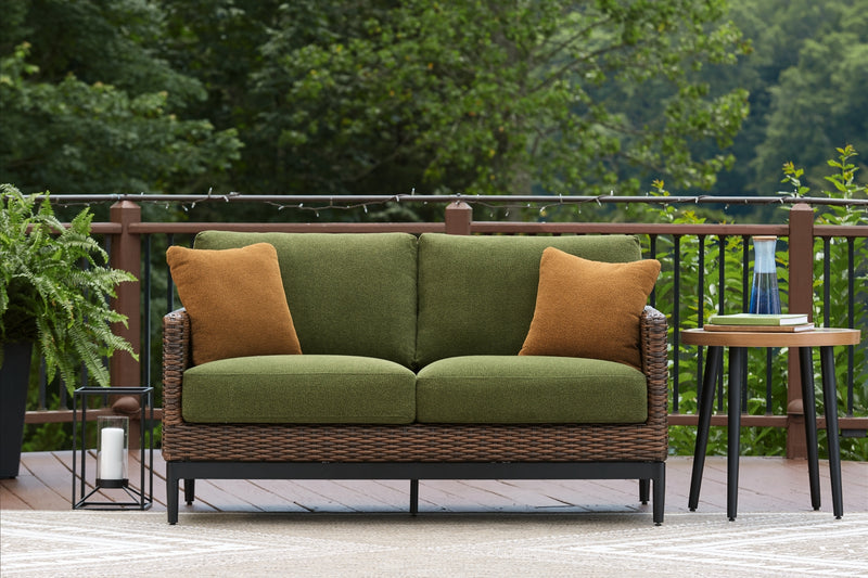 Horizon Hall Outdoor Seating