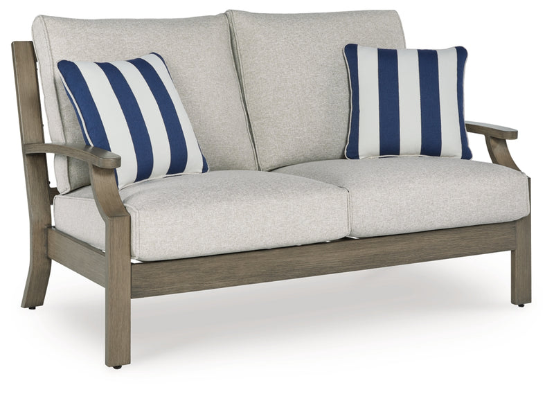 Rainier Ranch Outdoor Seating