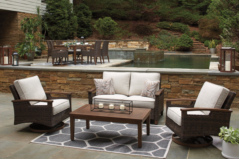 Paradise Trail Outdoor Seating