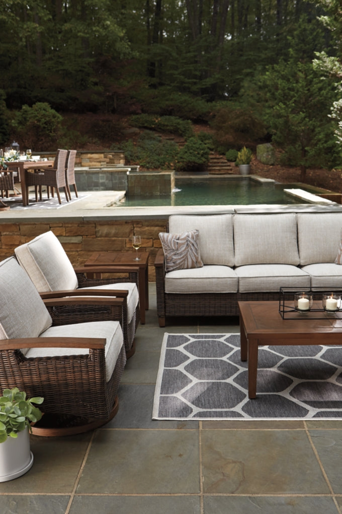 Paradise Trail Outdoor Seating