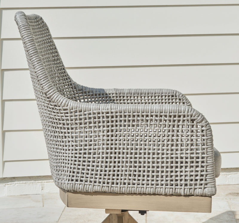 Seton Creek Swivel Chair w/Cushion