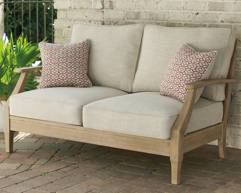 Clare View Outdoor Seating