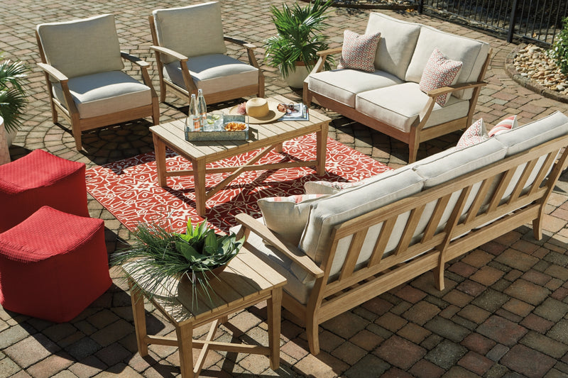 Clare View Outdoor Seating