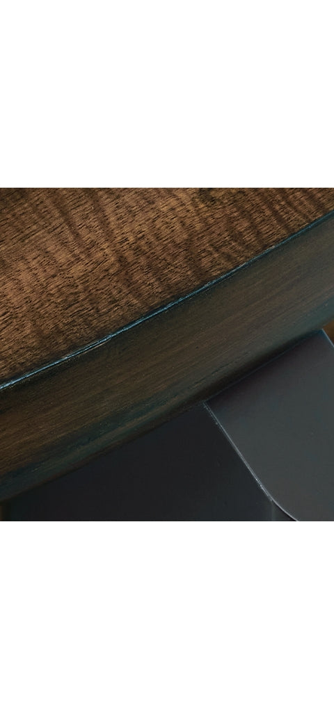Kraeburn Round Cocktail Table