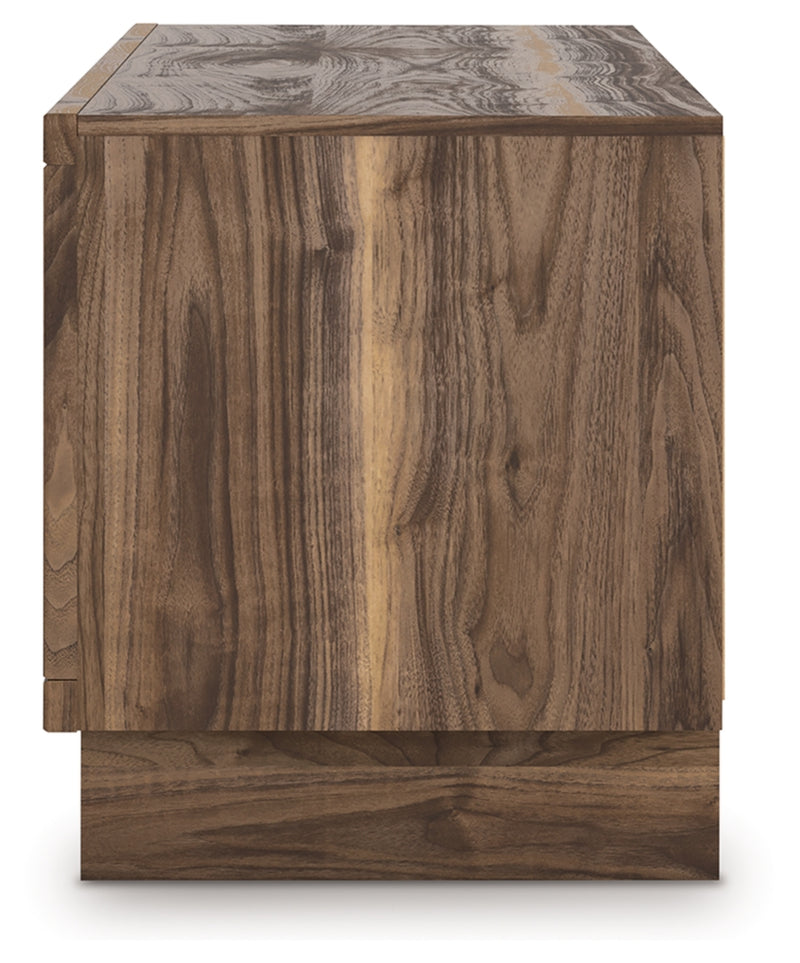 Mueble para TV de 72" Zadilyn con chimenea eléctrica